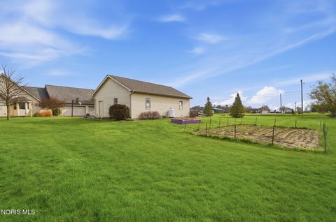Tiny photo for 13095 Huffman Road, Bowling Green, OH 43402 (MLS # 10006454)