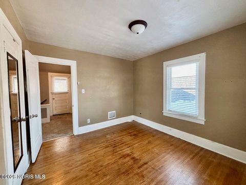 Tiny photo for 4227 Caroline Avenue, Toledo, OH 43612 (MLS # 10003723)