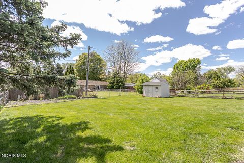 Tiny photo for 556 Thackeray Road, Maumee, OH 43537 (MLS # 10007809)