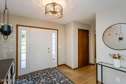 Tiny photo for 556 Thackeray Road, Maumee, OH 43537 (MLS # 10007809)