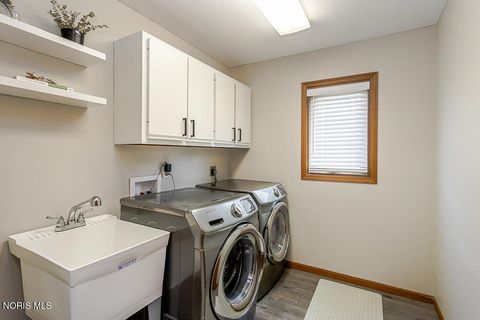Tiny photo for 556 Thackeray Road, Maumee, OH 43537 (MLS # 10007809)