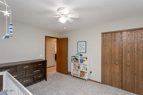 Tiny photo for 556 Thackeray Road, Maumee, OH 43537 (MLS # 10007809)