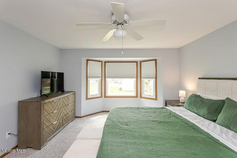 Tiny photo for 556 Thackeray Road, Maumee, OH 43537 (MLS # 10007809)