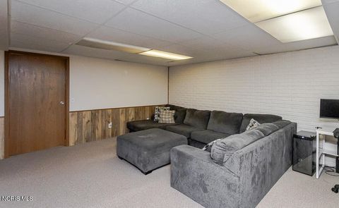 Tiny photo for 556 Thackeray Road, Maumee, OH 43537 (MLS # 10007809)