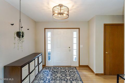 Tiny photo for 556 Thackeray Road, Maumee, OH 43537 (MLS # 10007809)