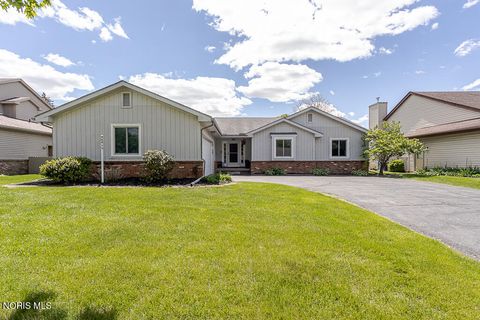 Photo of 556 Thackeray Road, Maumee, OH 43537 (MLS # 10007809)
