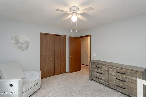 Tiny photo for 556 Thackeray Road, Maumee, OH 43537 (MLS # 10007809)