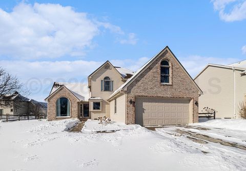 Photo of 324 Oxford Court, Maumee, OH 43537 (MLS # 10003437)