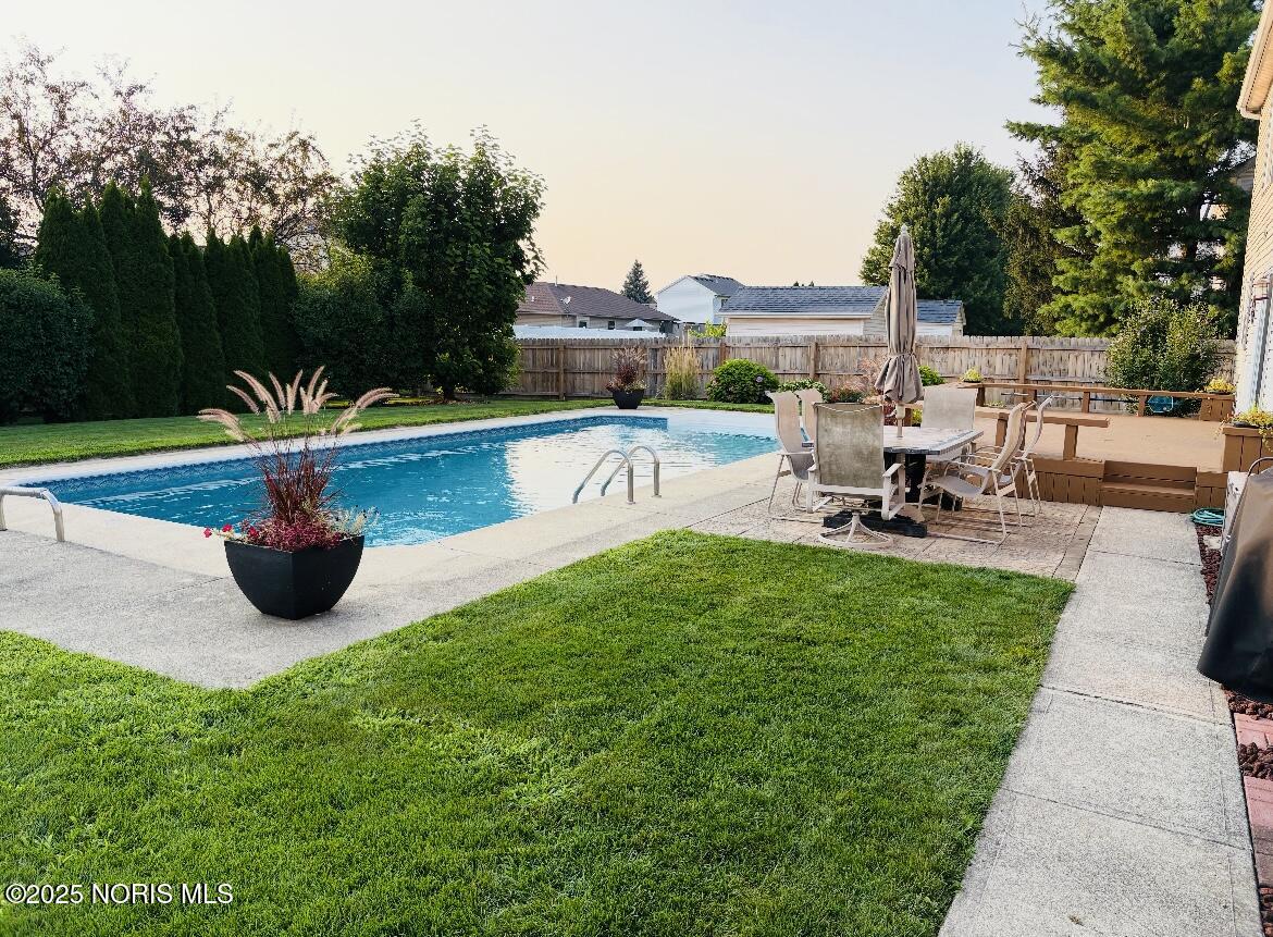 1102 Heritage Lane