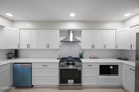 Tiny photo for 3986 W Bancroft Street, Ottawa Hills, OH 43606 (MLS # 10010083)
