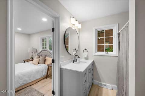 Tiny photo for 3986 W Bancroft Street, Ottawa Hills, OH 43606 (MLS # 10010083)