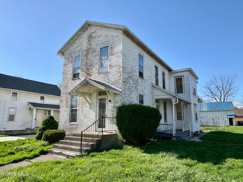 Photo of 372 W Perry Street, Tiffin, OH 44883 (MLS # 10006674)