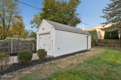 Tiny photo for 2664 Northwood Avenue, Toledo, OH 43606 (MLS # 10012582)
