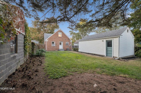 Tiny photo for 2664 Northwood Avenue, Toledo, OH 43606 (MLS # 10012582)