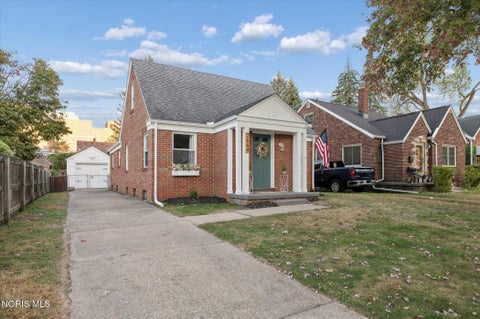 Tiny photo for 2664 Northwood Avenue, Toledo, OH 43606 (MLS # 10012582)
