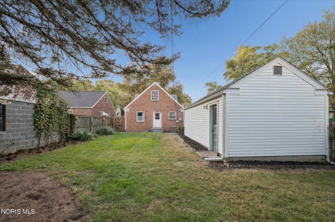 Tiny photo for 2664 Northwood Avenue, Toledo, OH 43606 (MLS # 10012582)