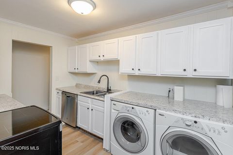 Tiny photo for 3207 Waldmar Road, Toledo, OH 43615 (MLS # 6136997)