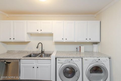 Tiny photo for 3207 Waldmar Road, Toledo, OH 43615 (MLS # 6136997)