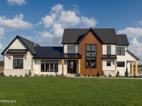 Photo of 7261 Rolling Meadow Lane, Maumee, OH 43537 (MLS # 10005569)