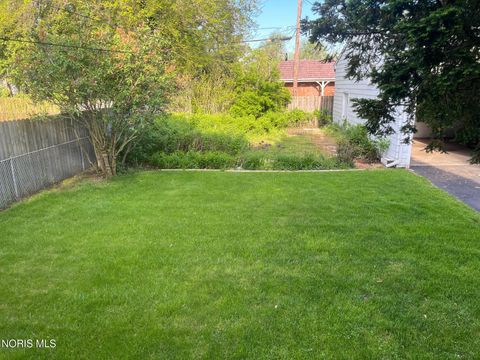 Tiny photo for 622 S Westwood Avenue, Toledo, OH 43609 (MLS # 10007503)