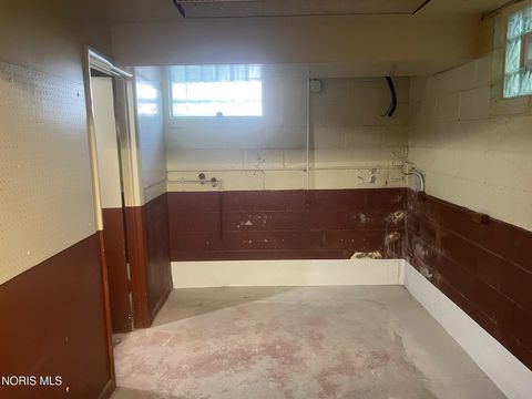Tiny photo for 622 S Westwood Avenue, Toledo, OH 43609 (MLS # 10007503)