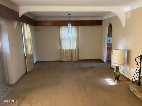 Tiny photo for 622 S Westwood Avenue, Toledo, OH 43609 (MLS # 10007503)