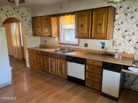 Tiny photo for 622 S Westwood Avenue, Toledo, OH 43609 (MLS # 10007503)