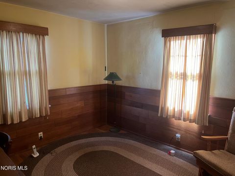 Tiny photo for 622 S Westwood Avenue, Toledo, OH 43609 (MLS # 10007503)