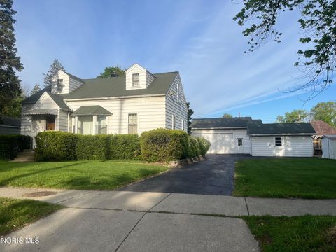 Photo of 622 S Westwood Avenue, Toledo, OH 43609 (MLS # 10007503)