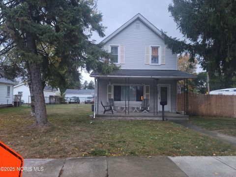 Photo of 1902 Tracy Road, Northwood, OH 43619 (MLS # 10000519)