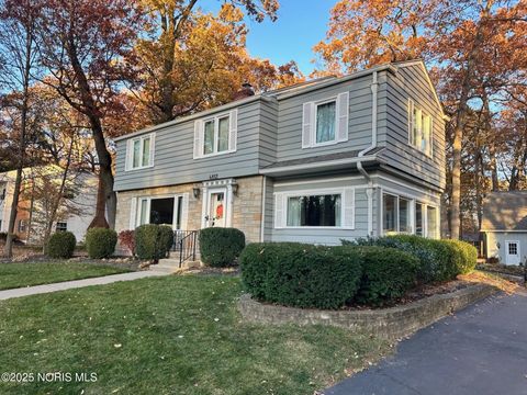 Photo of 4812 Secor Road, Toledo, OH 43623 (MLS # 10001429)