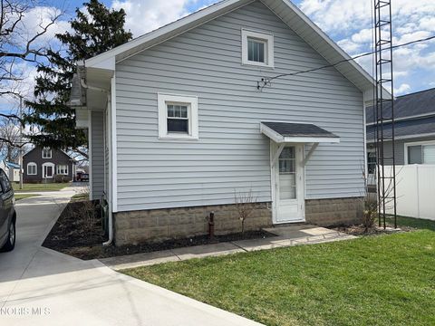 Tiny photo for 427 N Locust Street, Oak Harbor, OH 43449 (MLS # 10005118)