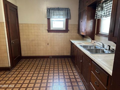 Tiny photo for 427 N Locust Street, Oak Harbor, OH 43449 (MLS # 10005118)