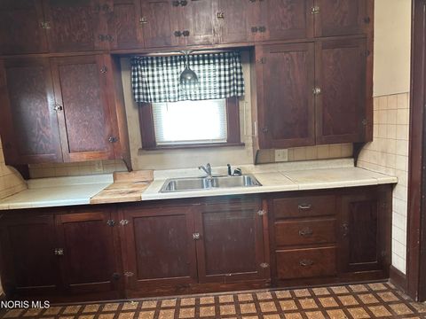 Tiny photo for 427 N Locust Street, Oak Harbor, OH 43449 (MLS # 10005118)