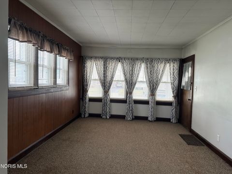 Tiny photo for 427 N Locust Street, Oak Harbor, OH 43449 (MLS # 10005118)