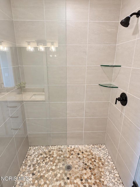 Tiny photo for 5572 Eagles Landing Drive, Oregon, OH 43616 (MLS # 10012980)