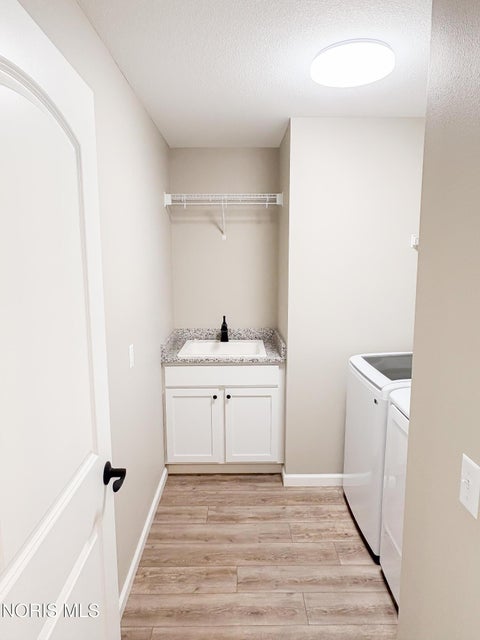 Tiny photo for 5572 Eagles Landing Drive, Oregon, OH 43616 (MLS # 10012980)