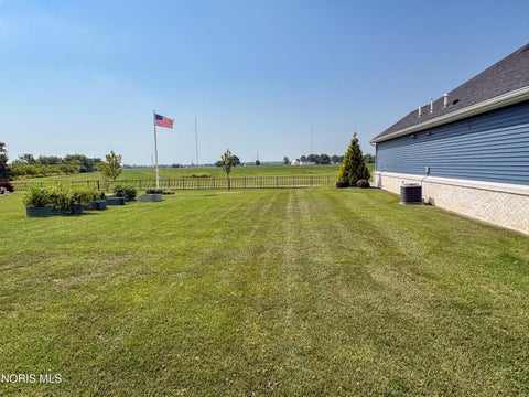 Tiny photo for 5572 Eagles Landing Drive, Oregon, OH 43616 (MLS # 10012980)