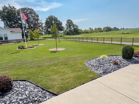 Tiny photo for 5572 Eagles Landing Drive, Oregon, OH 43616 (MLS # 10012980)