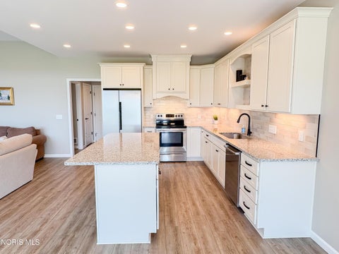 Tiny photo for 5572 Eagles Landing Drive, Oregon, OH 43616 (MLS # 10012980)