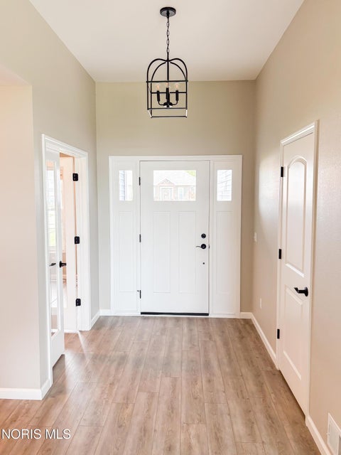 Tiny photo for 5572 Eagles Landing Drive, Oregon, OH 43616 (MLS # 10012980)