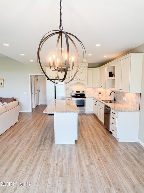 Tiny photo for 5572 Eagles Landing Drive, Oregon, OH 43616 (MLS # 10012980)