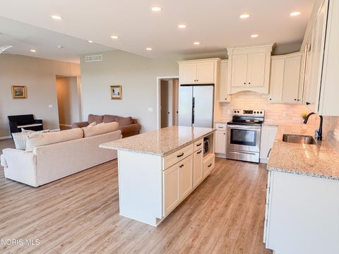 Tiny photo for 5572 Eagles Landing Drive, Oregon, OH 43616 (MLS # 10012980)