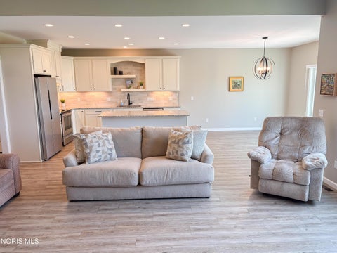Tiny photo for 5572 Eagles Landing Drive, Oregon, OH 43616 (MLS # 10012980)