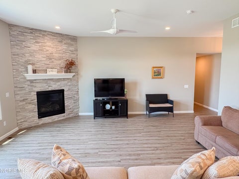 Tiny photo for 5572 Eagles Landing Drive, Oregon, OH 43616 (MLS # 10012980)
