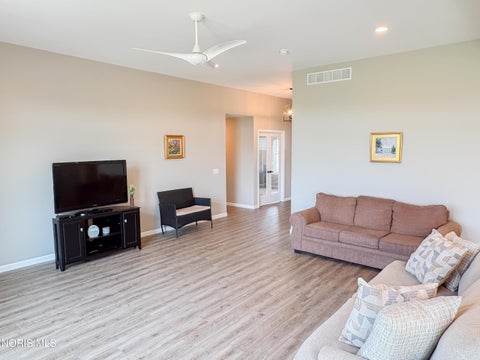 Tiny photo for 5572 Eagles Landing Drive, Oregon, OH 43616 (MLS # 10012980)