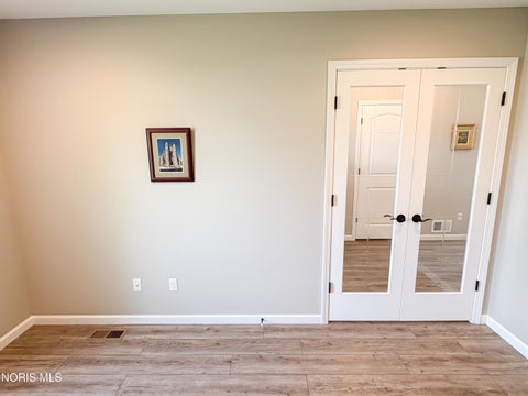 Tiny photo for 5572 Eagles Landing Drive, Oregon, OH 43616 (MLS # 10012980)