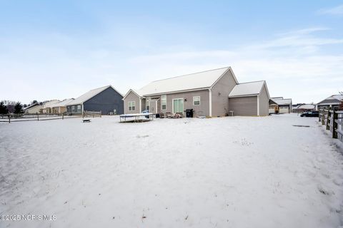 Tiny photo for 10639 Saron Lane, Whitehouse, OH 43571 (MLS # 10001966)