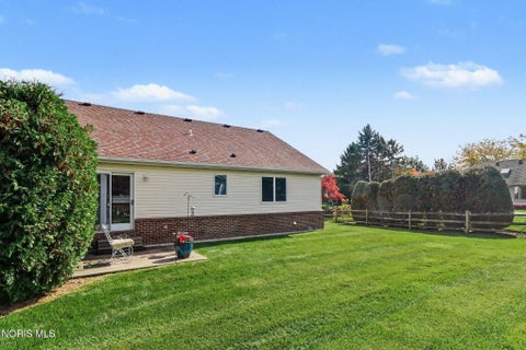 Tiny photo for 4264 Townhouse Drive, Oregon, OH 43616 (MLS # 10014648)
