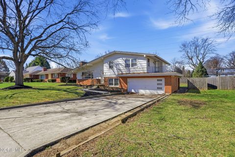 Tiny photo for 415 Glenview Drive, Fostoria, OH 44830 (MLS # 10005762)